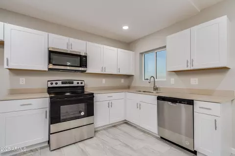Kitchen - 210 Elm St, Tucson, AZ 85705 photo 2 of 3