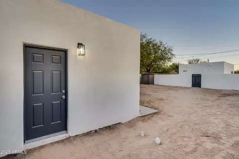 Exterior - 210 Elm St, Tucson, AZ 85705 photo 3 of 9