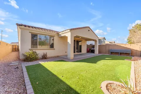 Exterior - 5637 S 29th Pl, Phoenix, AZ 85040 photo 3 of 6
