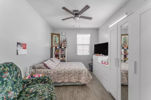 Bedroom - 5637 S 29th Pl, Phoenix, AZ 85040 photo 6 of 6