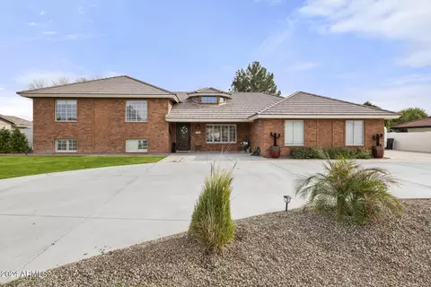 9505 S Kenneth Pl, Tempe, AZ 85284