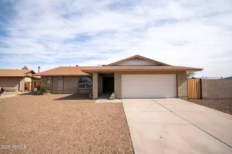 5608 W Greenbriar Dr, Glendale, AZ 85308