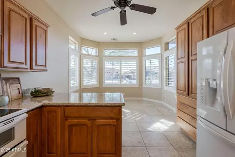 Kitchen - 11258 E Ocaso Ave, Mesa, AZ 85212 photo 4 of 6
