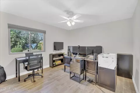 4402 E Betty Elyse Ln, Phoenix, AZ 85032 photo 8