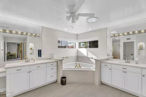 4402 E Betty Elyse Ln, Phoenix, AZ 85032 photo 6