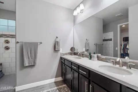 Bath - 10702 E Sheffield Dr, Mesa, AZ 85212 photo 2 of 5