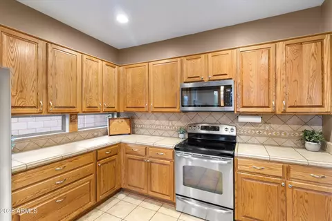 Kitchen - 4272 E Ivanhoe St, Gilbert, AZ 85295 photo 4 of 4
