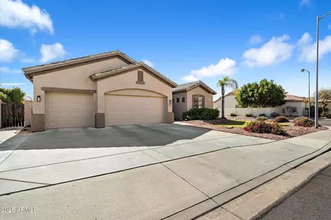 7161 W Saddlehorn Rd, Peoria, AZ 85383