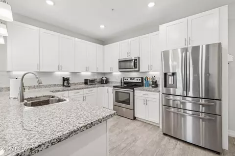 2821 S Skyline Dr #169, Mesa, AZ 85212