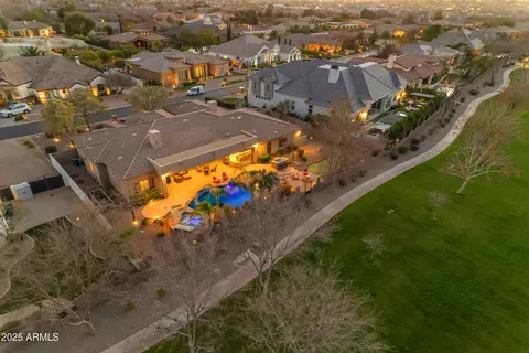 View/Area - 2998 E Waterman Way, Gilbert, AZ 85297 photo 9 of 12