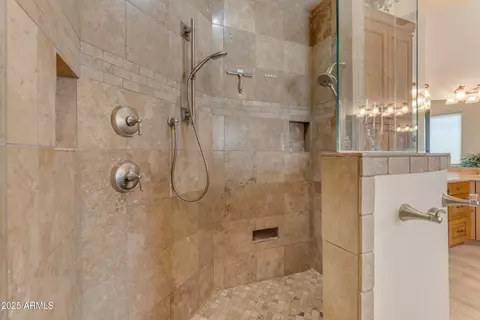 Bath - 2998 E Waterman Way, Gilbert, AZ 85297 photo 10 of 15