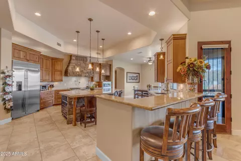 Kitchen - 2998 E Waterman Way, Gilbert, AZ 85297 photo 7 of 11