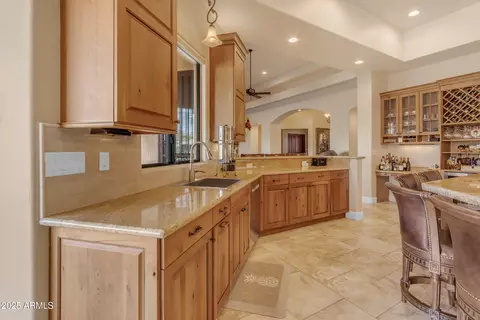 Kitchen - 2998 E Waterman Way, Gilbert, AZ 85297 photo 11 of 11