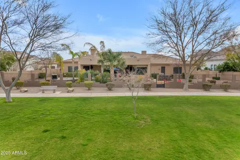 Exterior - 2998 E Waterman Way, Gilbert, AZ 85297 photo 18 of 19