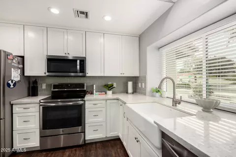 Kitchen - 2701 E Lockwood St, Mesa, AZ 85213 photo 1 of 3