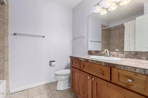 Bath - 10834 N 45th St, Phoenix, AZ 85028 photo 3 of 4
