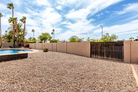 Exterior - 10834 N 45th St, Phoenix, AZ 85028 photo 6 of 7