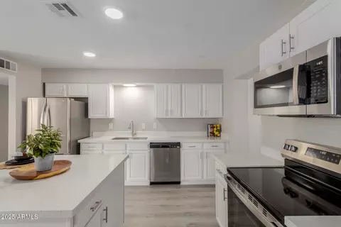 Kitchen - 814 E 11th Ave, Mesa, AZ 85204 photo 1 of 5