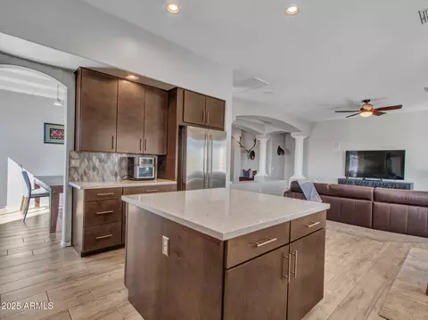 Kitchen - 4215 W Reddie Loop, Phoenix, AZ 85083 photo 6 of 9