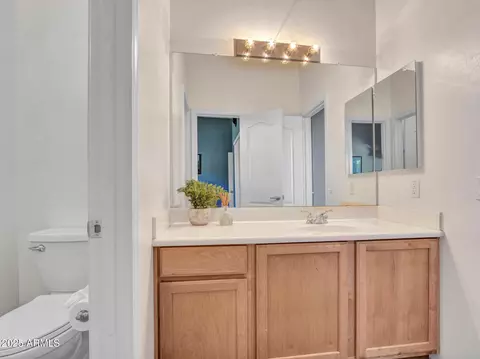 Bath - 4215 W Reddie Loop, Phoenix, AZ 85083 photo 8 of 8
