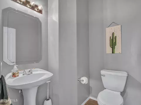 Bath - 4215 W Reddie Loop, Phoenix, AZ 85083 photo 1 of 8