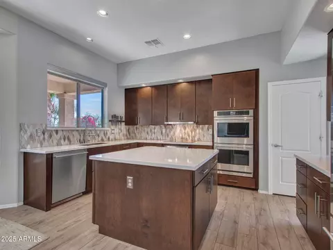 Kitchen - 4215 W Reddie Loop, Phoenix, AZ 85083 photo 4 of 9