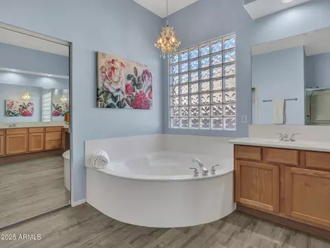 Bath - 4215 W Reddie Loop, Phoenix, AZ 85083 photo 5 of 8