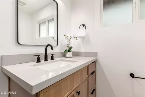 1326 E Catalina Dr, Phoenix, AZ 85014 photo 11