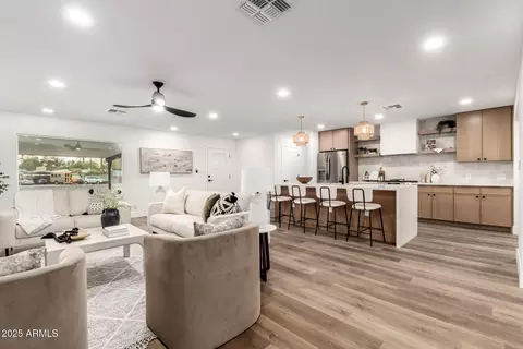 1326 E Catalina Dr, Phoenix, AZ 85014 photo 4