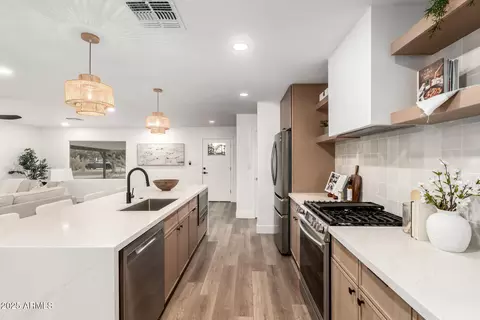 1326 E Catalina Dr, Phoenix, AZ 85014 photo 7