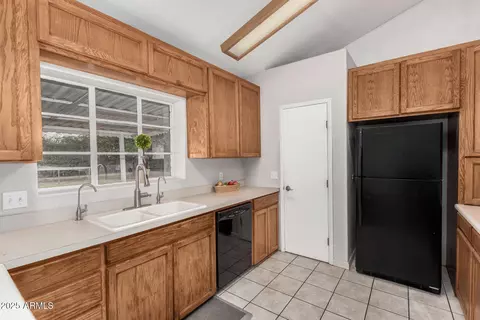 Kitchen - 263 W 9th Pl S, Mesa, AZ 85201 photo 3 of 4