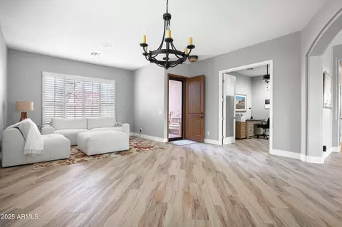 4403 E Briles Rd, Phoenix, AZ 85050 photo 2