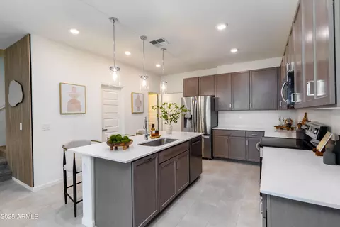 Kitchen - 651 N Ironwood Dr #7, Apache Junction, AZ 85120 photo 3 of 9
