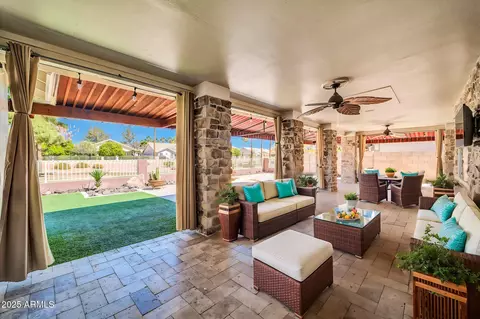 14266 W Kiowa Trl, Surprise, AZ 85374