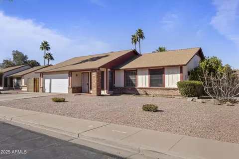 840 E Hackamore St, Mesa, AZ 85203 photo 2