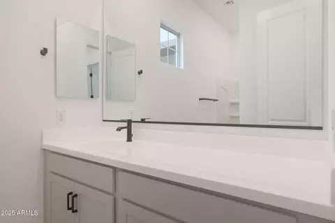 Bath - 44717 N 44th Dr, Phoenix, AZ 85087 photo 1 of 4