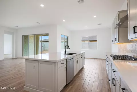 Kitchen - 44717 N 44th Dr, Phoenix, AZ 85087 photo 5 of 5