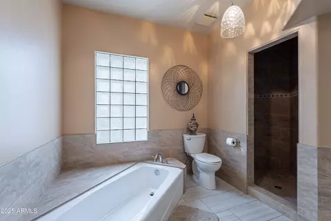 Bath - 1219 E Seminole Dr, Phoenix, AZ 85022 photo 5 of 5