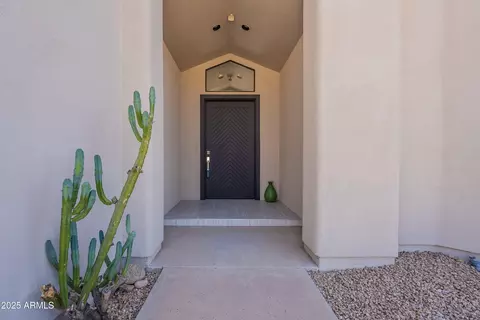 Entry Way - 1219 E Seminole Dr, Phoenix, AZ 85022 photo 1 of 1