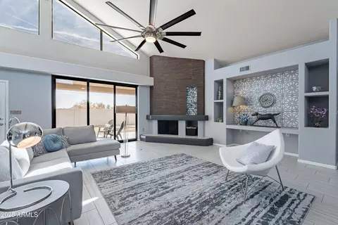 Living - 1219 E Seminole Dr, Phoenix, AZ 85022 photo 2 of 4