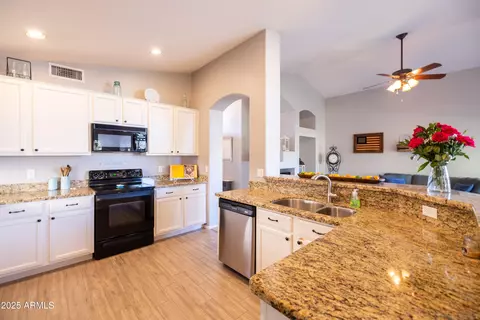 1054 W Park Ave, Gilbert, AZ 85233 photo 13