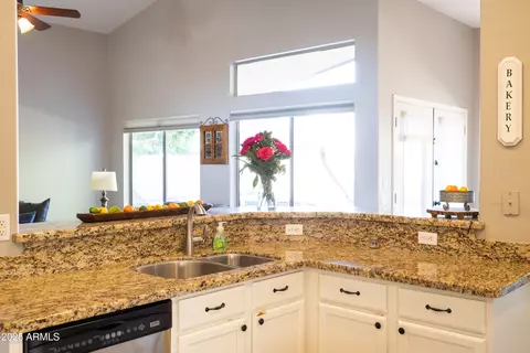 1054 W Park Ave, Gilbert, AZ 85233 photo 16
