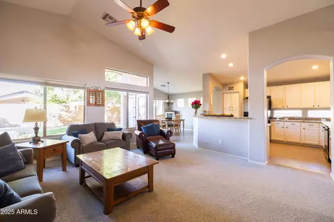1054 W Park Ave, Gilbert, AZ 85233 photo 6