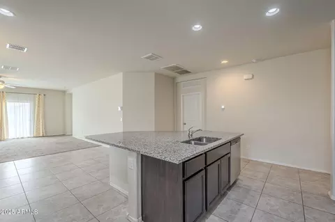 10705 E Sunflower Ct, Florence, AZ 85132 photo 9
