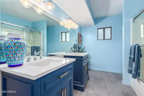 Bath - 3101 E Acoma Dr, Phoenix, AZ 85032 photo 3 of 3