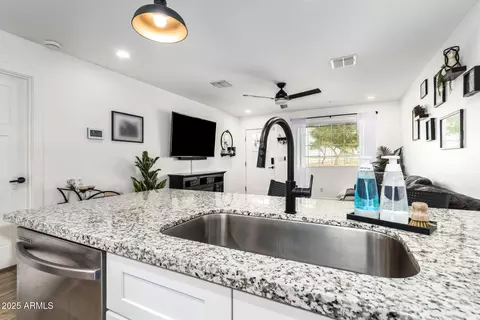 5030 S 23rd Ave, Phoenix, AZ 85041 photo 10