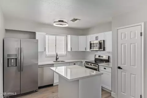 Kitchen - 702 N Evergreen St, Gilbert, AZ 85233 photo 1 of 2