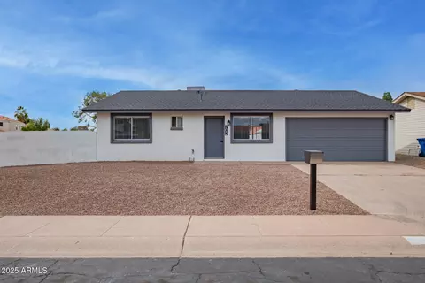 Exterior - 702 N Evergreen St, Gilbert, AZ 85233 photo 3 of 9