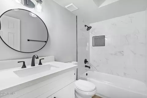 Bath - 702 N Evergreen St, Gilbert, AZ 85233 photo 1 of 3