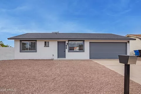 Exterior - 702 N Evergreen St, Gilbert, AZ 85233 photo 2 of 9